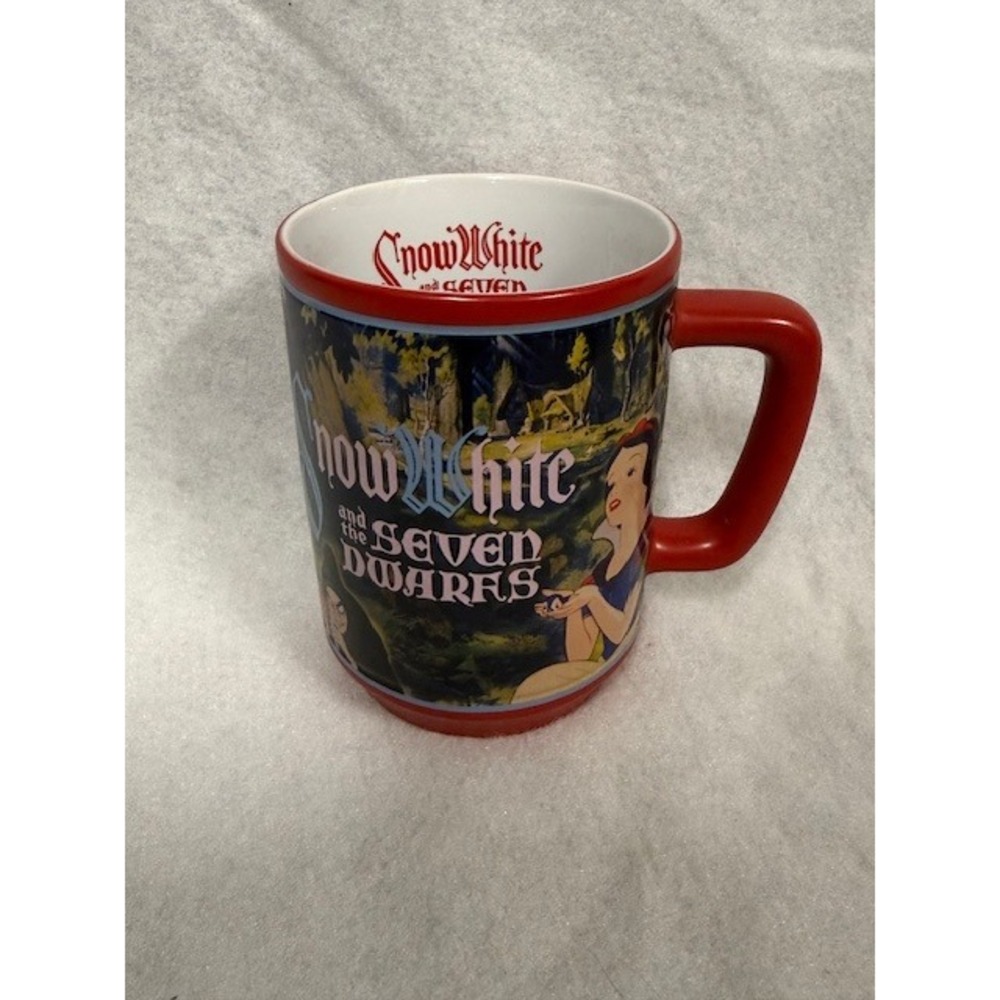 Snow White and the Seven Dwarfs‎ Movie Moments 16 oz Coffee Mug Disney Store